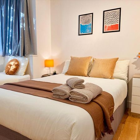 En-Suites With Free Parking 30Min To Central London Luaran gambar