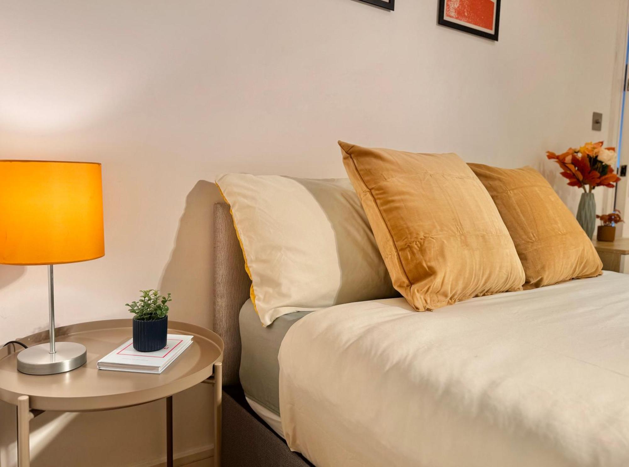 En-Suites With Free Parking 30Min To Central London Luaran gambar
