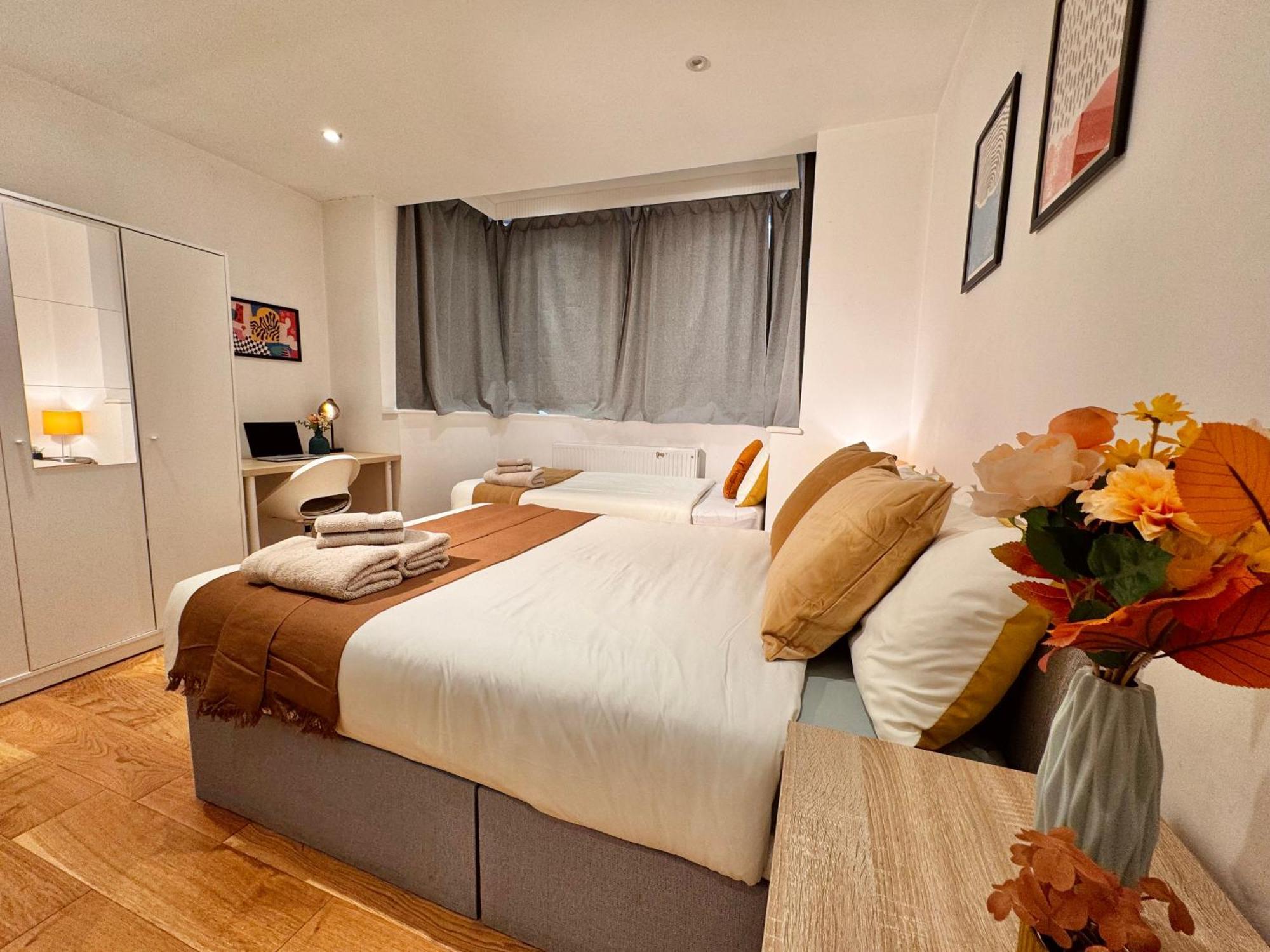 En-Suites With Free Parking 30Min To Central London Luaran gambar