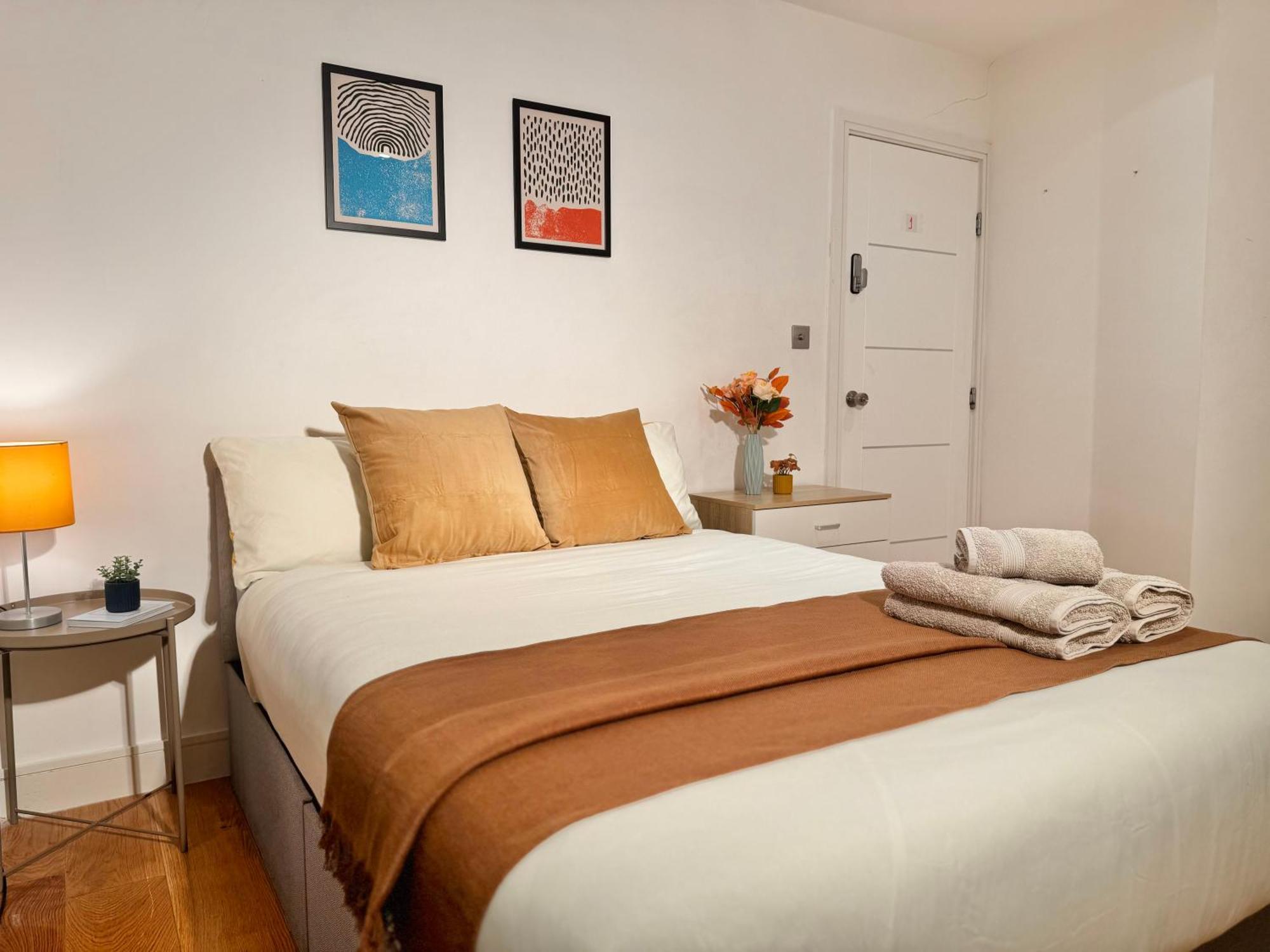 En-Suites With Free Parking 30Min To Central London Luaran gambar