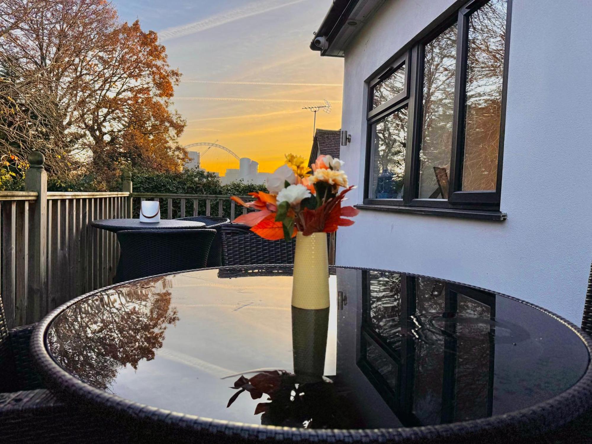 En-Suites With Free Parking 30Min To Central London Luaran gambar