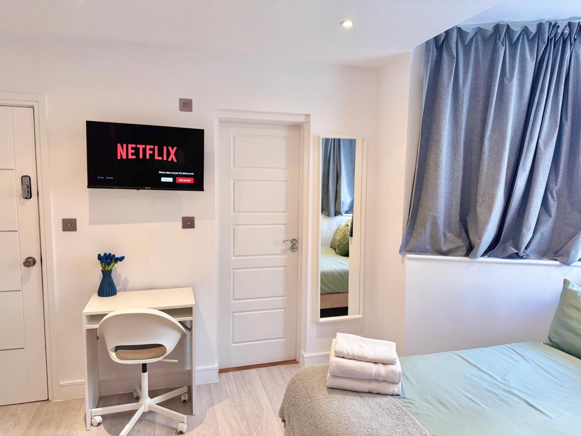 En-Suites With Free Parking 30Min To Central London Luaran gambar