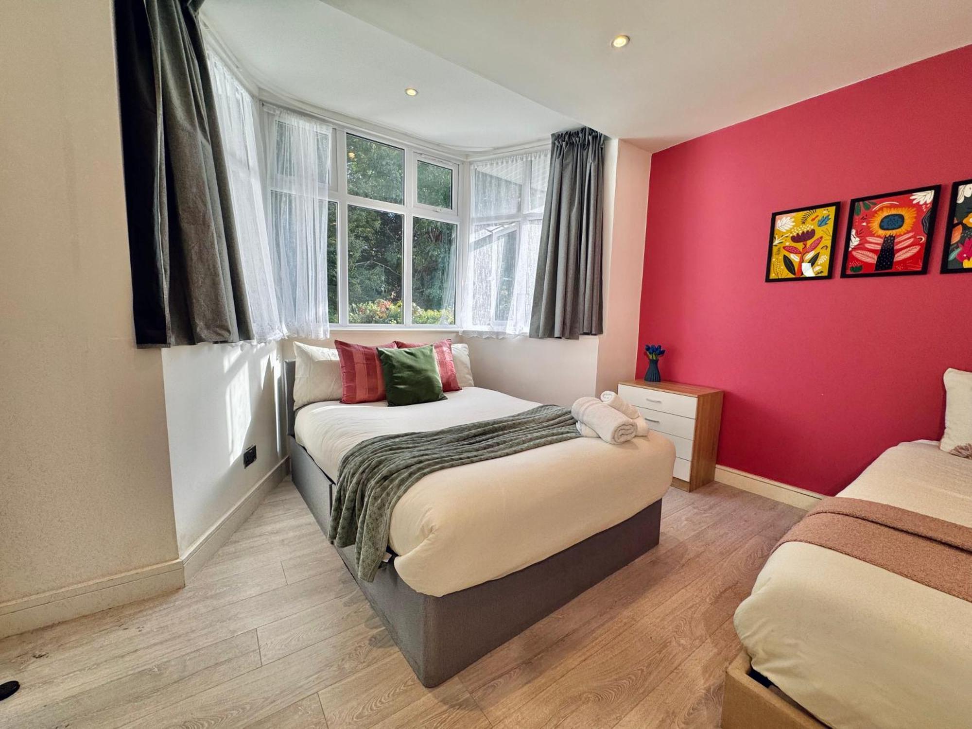 En-Suites With Free Parking 30Min To Central London Luaran gambar