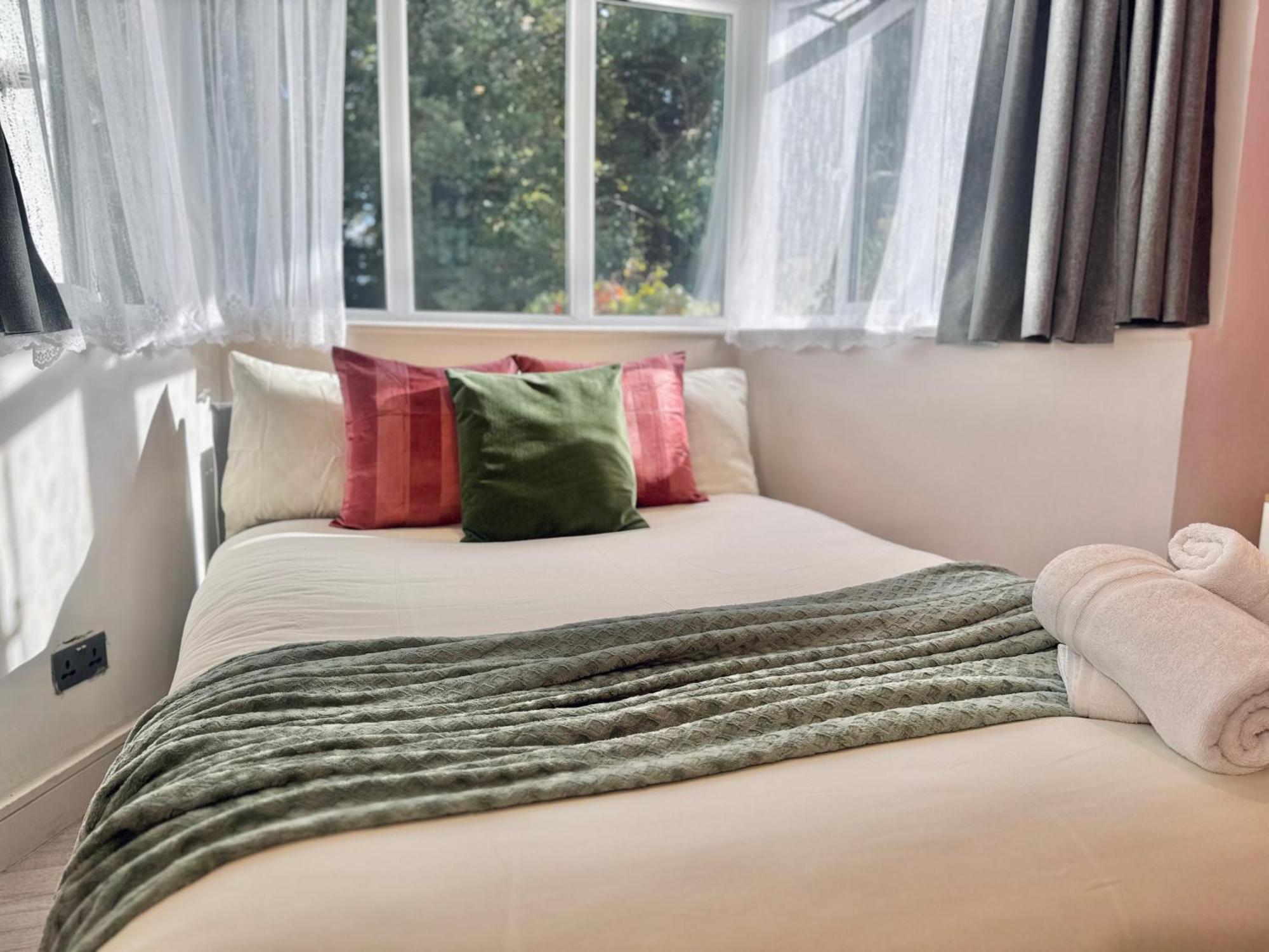 En-Suites With Free Parking 30Min To Central London Luaran gambar