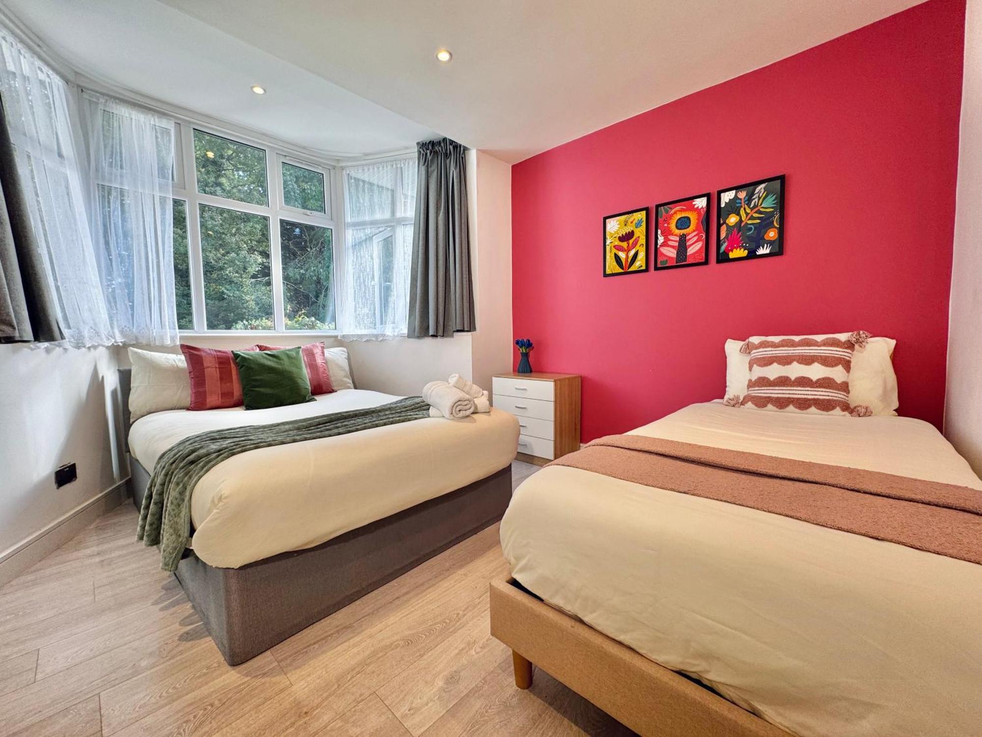 En-Suites With Free Parking 30Min To Central London Luaran gambar